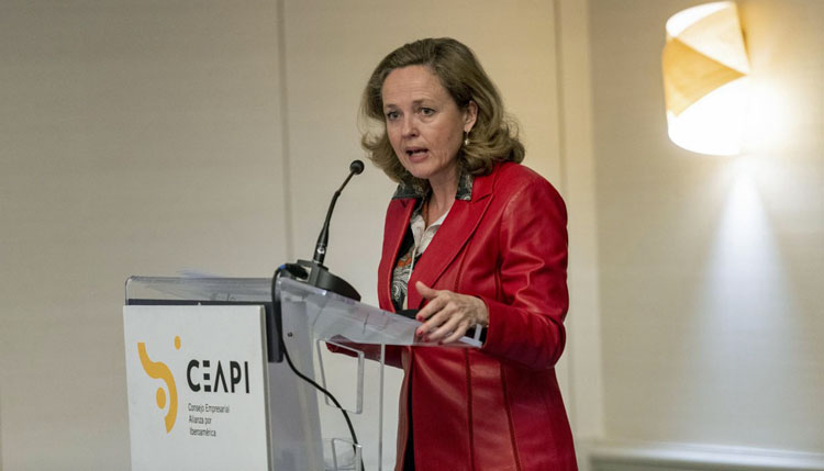 La ministra de Economía, Nadia Calviño.