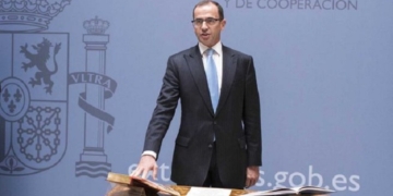 La Asociación de Diplomáticos defiende la actuación de Villarino en el “caso Ghali”