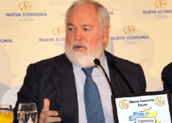 Arias Cañete aboga por una cumbre europea para relanzar las interconexiones