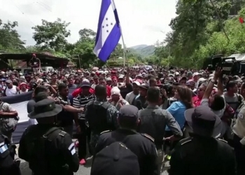 Ciudadanos insta al Gobierno a ayudar a la caravana de migrantes hondureños