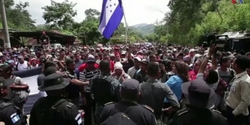 Ciudadanos insta al Gobierno a ayudar a la caravana de migrantes hondureños