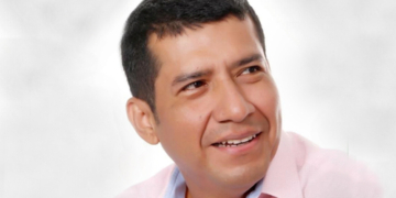 Daniel Ortega designa al escritor Carlos Midence nuevo embajador en España