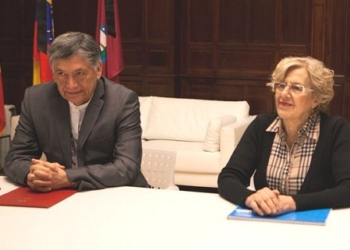 Carmena y el embajador de Ecuador firman un acuerdo de inserción laboral