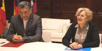 Carmena y el embajador de Ecuador firman un acuerdo de inserción laboral