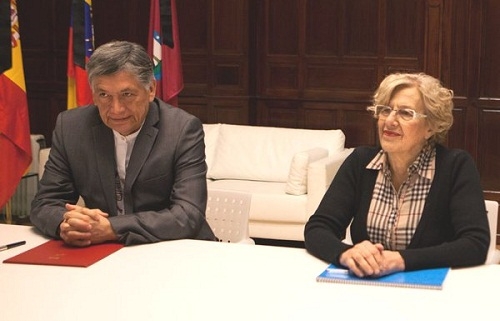 Carmena y el embajador de Ecuador firman un acuerdo de inserción laboral