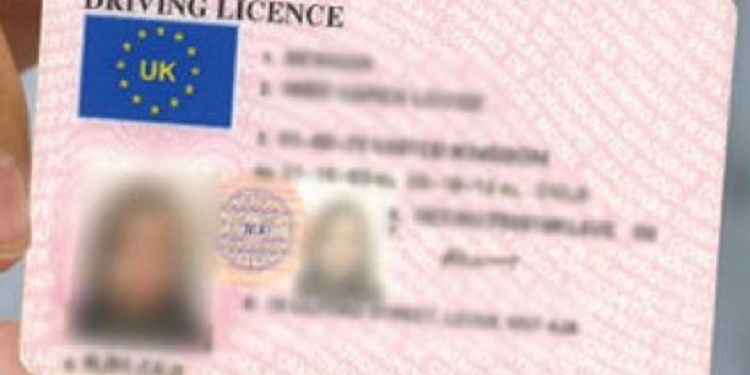 Los residentes británicos podrán seguir conduciendo otros dos meses más en España