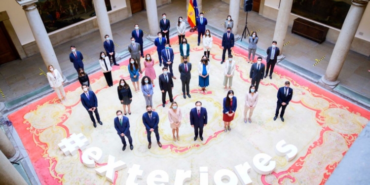 Por primera vez, más mujeres que hombres en una promoción de la Carrera Diplomática