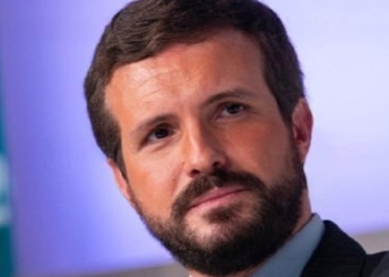 Casado coge oxígeno al frente del PP a la espera de los resultados en Madrid