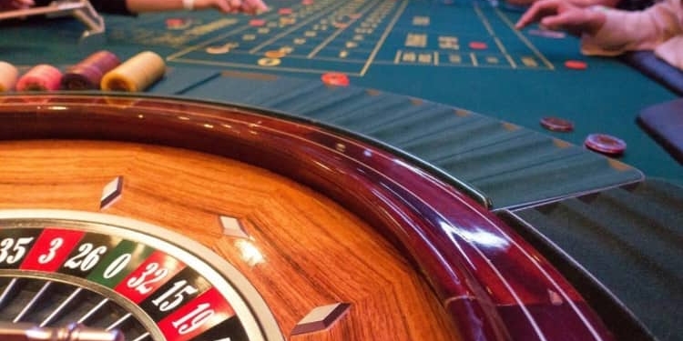 Qué casinos españoles aceptan depósitos de 2 euros o más: el top 5 de Romain Feriolo