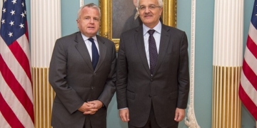 Castro aborda la OTAN y Venezuela con su homólogo de EEUU en Washington