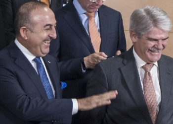 Dastis recibe en Madrid a su colega turco por primera vez desde la intentona golpista