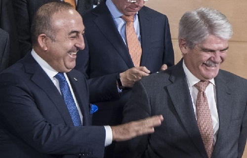 Dastis recibe en Madrid a su colega turco por primera vez desde la intentona golpista