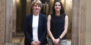 La ‘macronista’ Samantha Cazebonne representará a los franceses de España