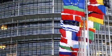 Bruselas brinda su apoyo a Rajoy en Cataluña y pide “el diálogo” entre las partes