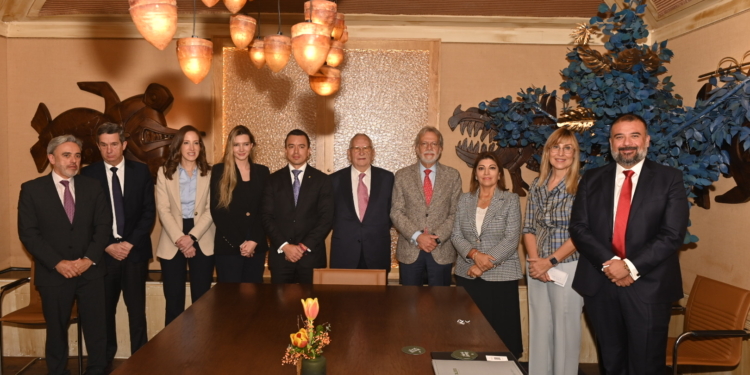 Noboa garantiza ante socios de Ceapi seguridad y estabilidad jurídica en Ecuador