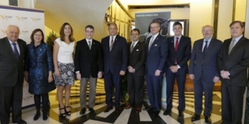 El presidente de Costa Rica mantuvo un almuerzo con empresarios de CEAPI