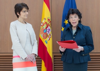 Celaá entrega la Gran Cruz de Alfonso X el Sabio a la comisaria europea de Asuntos Sociales