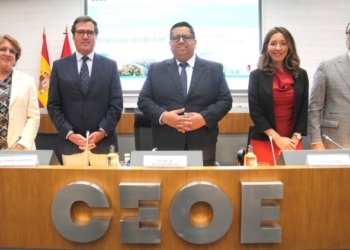 Perú expresa ante los empresarios españoles su interés en recuperar la confianza del inversor extranjero