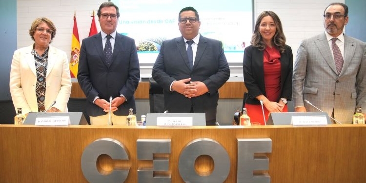 Perú expresa ante los empresarios españoles su interés en recuperar la confianza del inversor extranjero