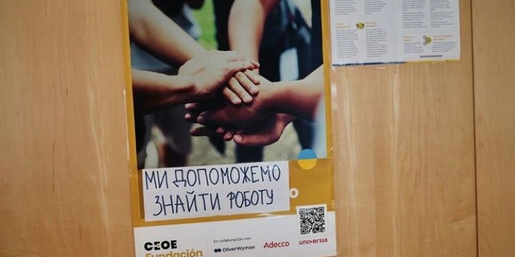 El Gobierno ofrecerá asesoramiento laboral a los ucranianos a través de la Fundación CEOE