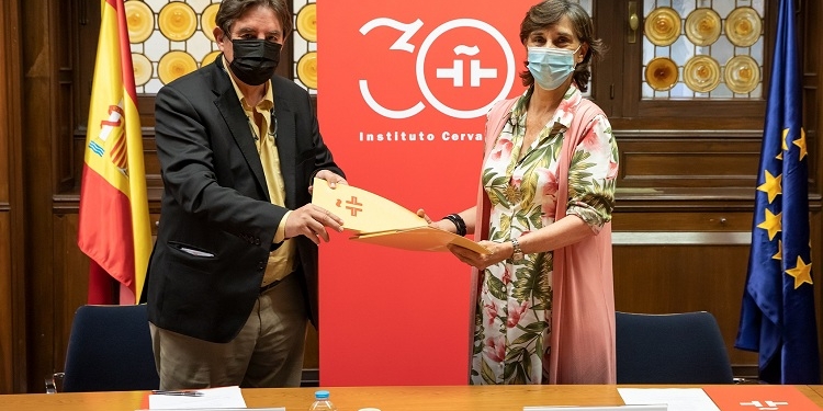 El Cervantes formará a los familiares de diplomáticos como profesores de español