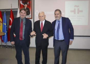 García Montero inaugura la nueva extensión del Instituto Cervantes en Ankara