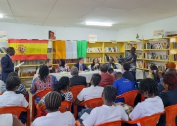 El Instituto Cervantes impulsa la enseñanza del español en Costa de Marfil