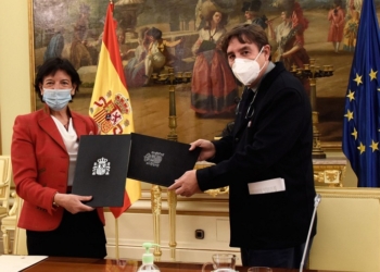 Cervantes y Educación acuerdan reforzar la promoción del español en el exterior