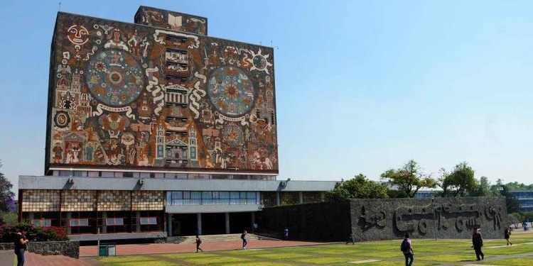 El Instituto Cervantes recibe el legado cultural de los exiliados españoles en México