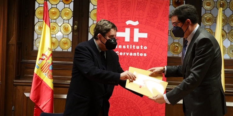 Cervantes y Paradores unen fuerzas para promocionar el turismo idiomático y cultural