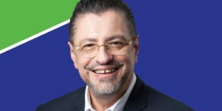 El Gobierno felicita al nuevo presidente de Costa Rica, Rodrigo Chaves