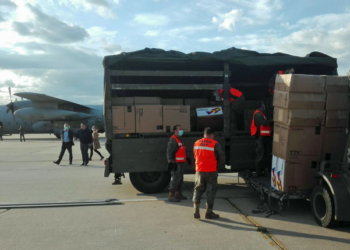 El avión llegó ayer a la base aérea de Torrejón, en Madrid.