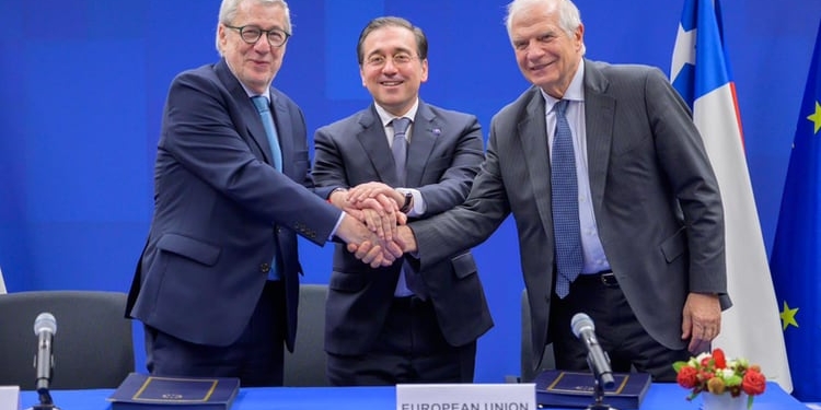 La UE y Chile sellan bajo presidencia española el acuerdo que moderniza su relación comercial