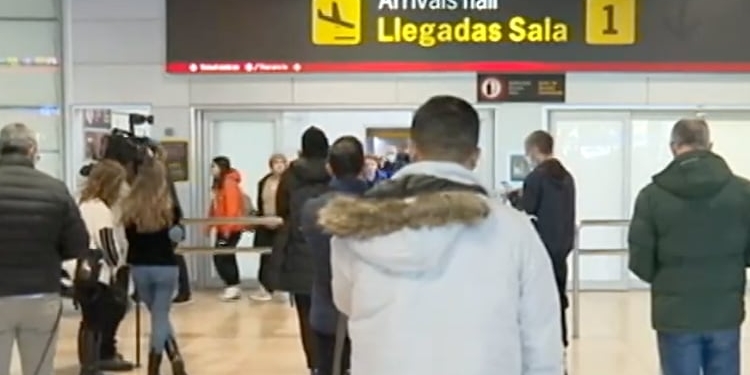 España puede denegar ya la entrada a viajeros de China si no presentan test negativo Covid