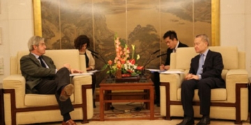 Pekín transmite al embajador de España su preocupación por el registro de ICBC