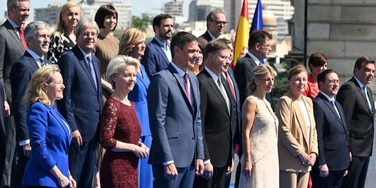 Von der Leyen insta a España a “dirigir muy hábilmente” el proceso de adhesión de Ucrania