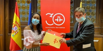 Colombia deposita en el Cervantes el legado de un país “multicultural y multiétnico”