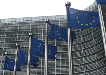 Bruselas propone que los países con una gran deuda recorten su gasto en el 0,5% del PIB