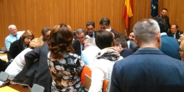 Gobierno y partidos pactan, a la vista de todos, la postura española sobre refugiados