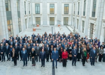 Sánchez defiende ante los embajadores la “diversidad territorial” de España frente a quienes quieren ilegalizar partidos