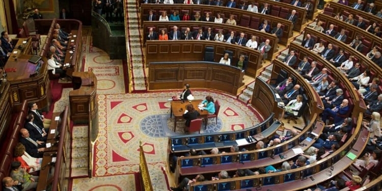 Los españoles ven preocupante la crispación política y culpan sobre todo a Vox y PSOE