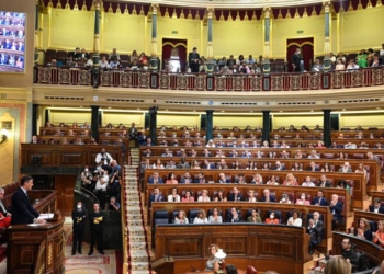 PP y PSOE sacan adelante en el Congreso una resolución para elevar el gasto en Defensa