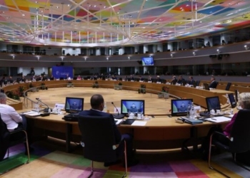 Orbán cede y los 27 llegan a un acuerdo para ayudar con 50.000 millones de euros a Ucrania