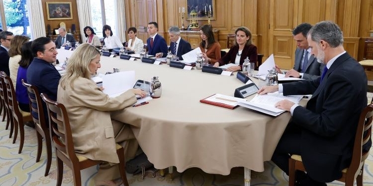 El Rey y el Gobierno analizan la situación de Ucrania en el Consejo de Seguridad Nacional