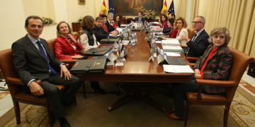 El Gobierno concede la nacionalidad española a dos opositores a Maduro