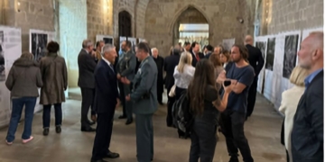 Barcelona: el Cónsul Honorario de Israel inaugura «Ciudad de los vivos/Ciudad de los Muertos»
