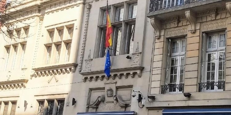 Solo 80 personas para 138.000 solicitudes de nacionalidad en Buenos Aires, Caracas, La Habana y México