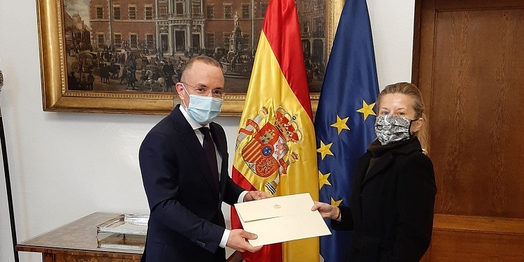 El nuevo embajador de Bulgaria en España presenta sus Copias de Estilo