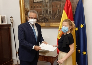 El nuevo embajador de Pakistán presenta sus Copias de Estilo