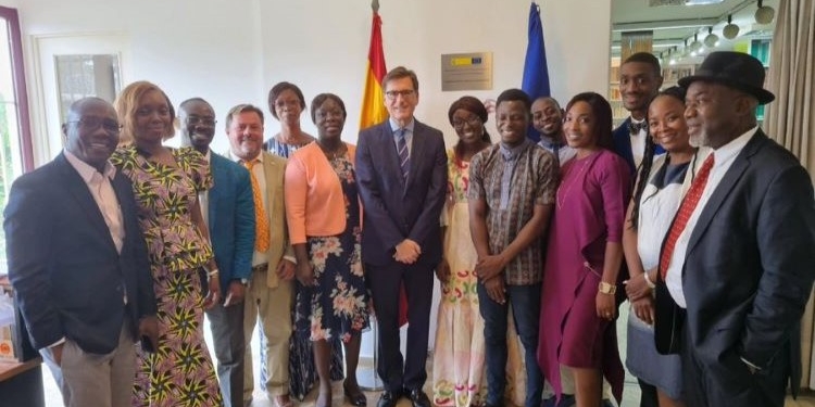 Exteriores, Cervantes y Casa África formarán a profesores de español en Senegal y Costa de Marfil